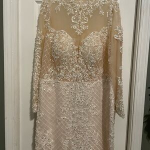 New gorgeous wedding dress